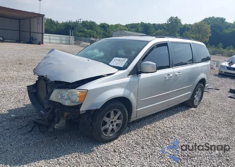2009 Chrysler Town & Country Touring from USA, damaged, VIN 2A8HR54XX9R597957
